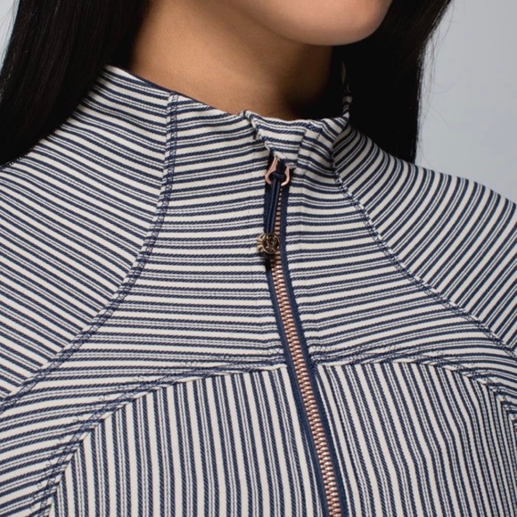 Lululemon Forme Jacket II *Textured - Picture 5 of 10